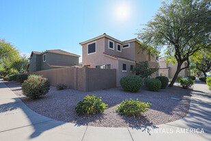 21865 N 40th Pl in Phoenix, AZ - Foto de edificio - Building Photo