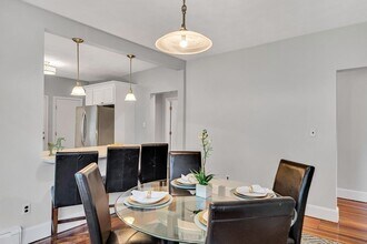558 Washington St, Unit 2 in Boston, MA - Building Photo - Building Photo