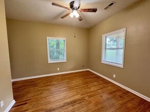 237 Co Rd 457 in Florence, AL - Foto de edificio - Building Photo
