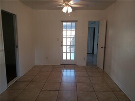 801 NE 38th St Apartamentos