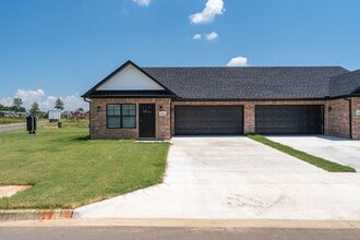 8803 Cantera Dr in Fort Smith, AR - Building Photo - Building Photo