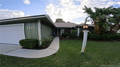 7906 SE Trenton Ave in Hobe Sound, FL - Building Photo - Building Photo