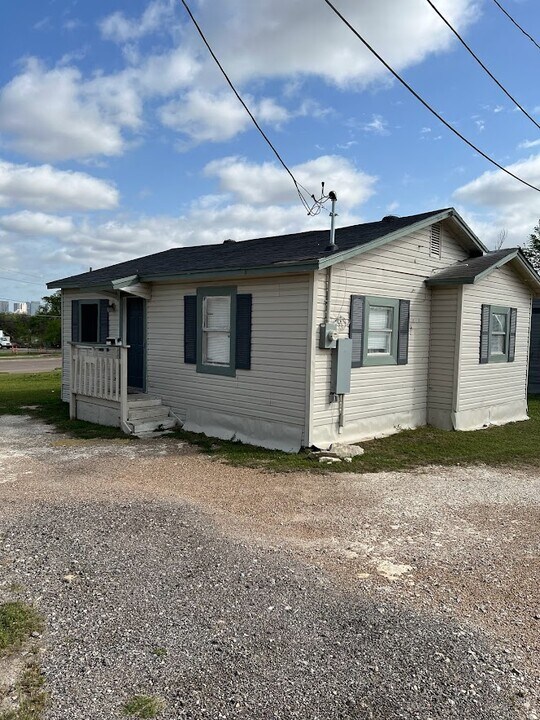 1210 Dalview Ave in Dallas, TX - Building Photo