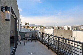 277 Dockside Ln, Unit 3110 in Los Angeles, CA - Building Photo - Building Photo