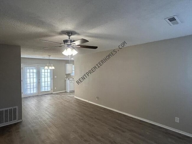 2708 S 136th E Ave in Tulsa, OK - Foto de edificio - Building Photo