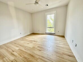 100 Mount Pleasant Ave, Unit 1 in Boston, MA - Foto de edificio - Building Photo