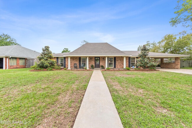 111 Tackaberry Rd in Lafayette, LA - Building Photo - Building Photo