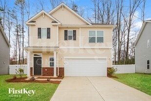 3232 Newell Vlg Dr in Charlotte, NC - Building Photo