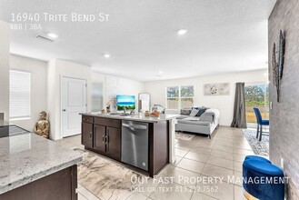 16940 Trite Bend St in Wimauma, FL - Building Photo - Building Photo