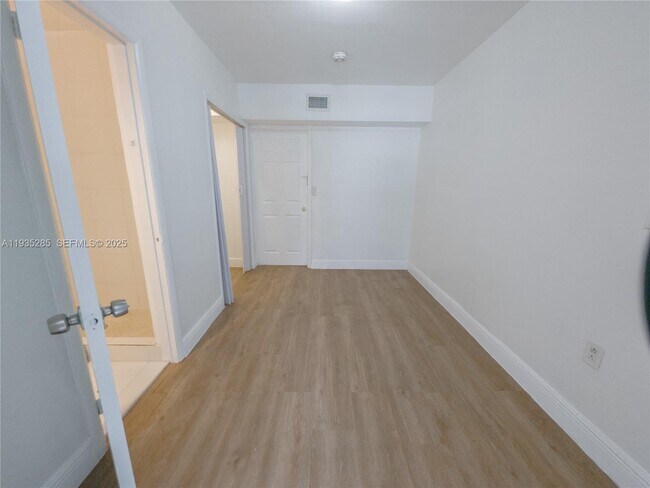 5893 SW 26th St-Unit -2 in Miami, FL - Building Photo - Building Photo