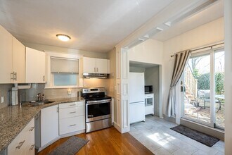 34 Thorndike St in Somerville, MA - Building Photo - Building Photo