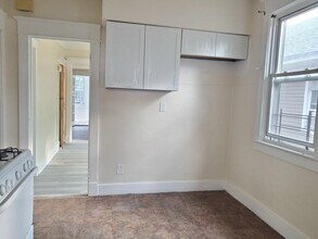171 Van Buren St-Unit -2nd Floor in Staten Island, NY - Building Photo - Building Photo