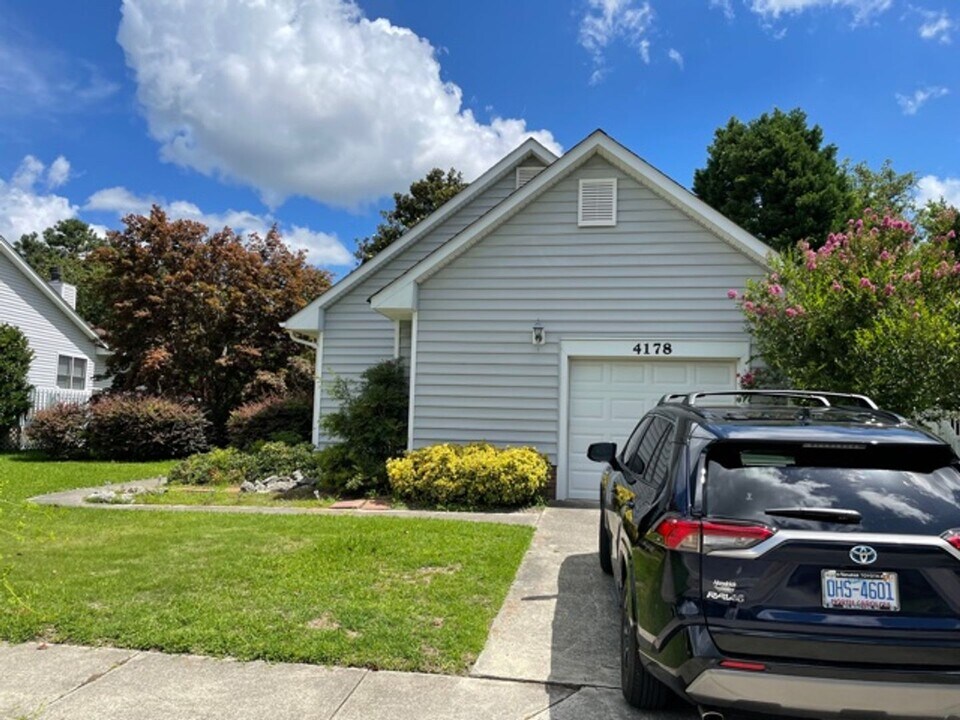 4178 Abbington Terrace in Wilmington, NC - Building Photo