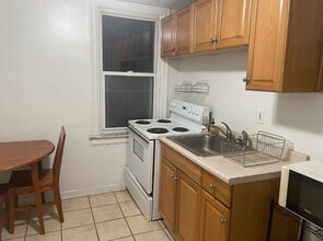 224 Morewood Ave, Unit 1- Summer Studio in Pittsburgh, PA - Building Photo - Building Photo