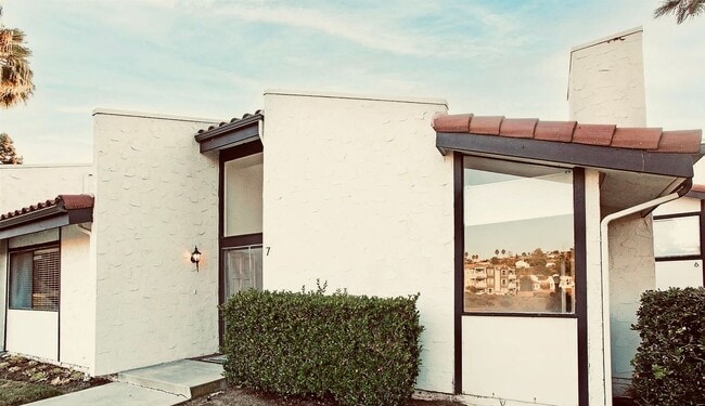 property at 7528 Jerez Ct