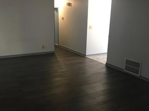 5556 Liberty Rd in Union City, GA - Foto de edificio - Building Photo