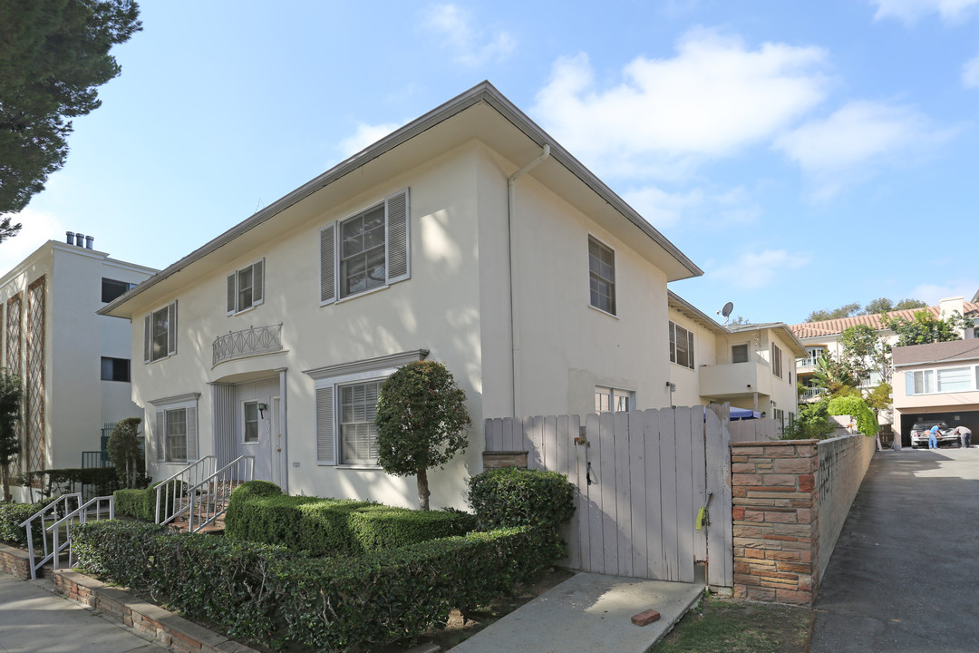 623-627 Kelton Ave in Los Angeles, CA - Building Photo