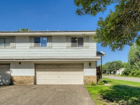 9858 Tyler St NE in Blaine, MN - Building Photo