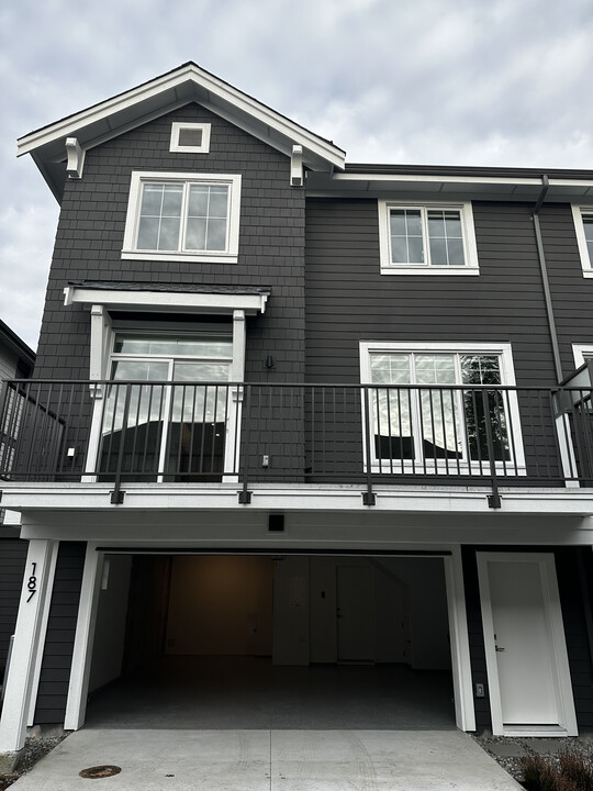 1310 Mitchell St in Coquitlam, BC - Building Photo