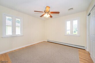 11 Roehrs Dr in Wallington, NJ - Building Photo - Building Photo
