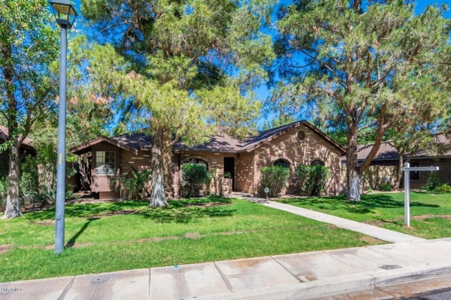 property at 946 E Cullumber St