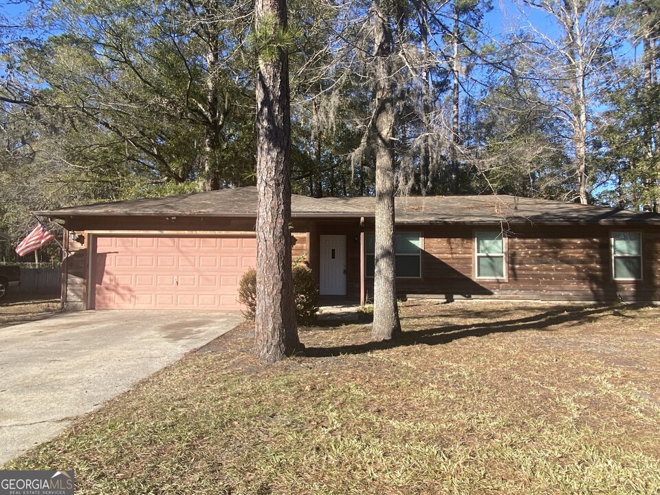 208 Creekwood Dr in Kingsland, GA - Building Photo