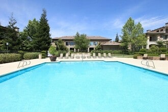 701 Gibson Dr, Unit 1526 in Roseville, CA - Foto de edificio - Building Photo