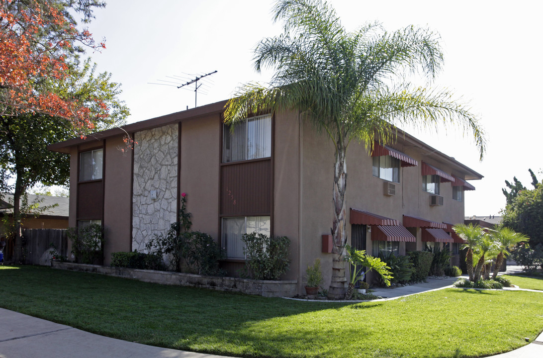 1258 Woodbury Ct in Upland, CA - Foto de edificio