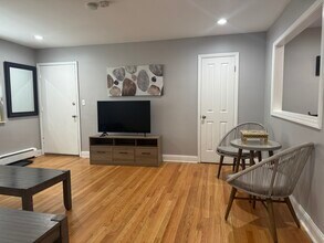 1709 W Estes Ave in Chicago, IL - Building Photo - Building Photo