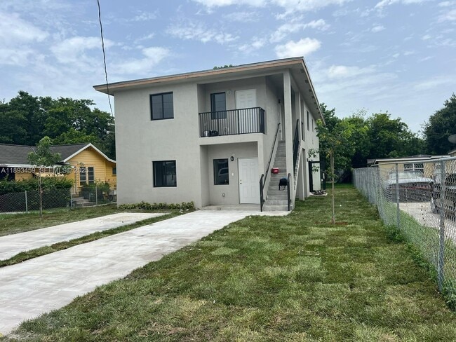 3076 NW 59th St in Miami, FL - Building Photo - Building Photo
