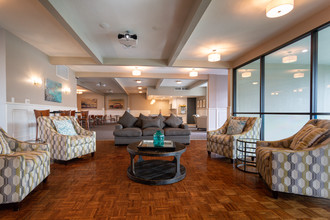 Harbour Lights Resort Apartments in Huntington Beach, CA - Building Photo - Interior Photo