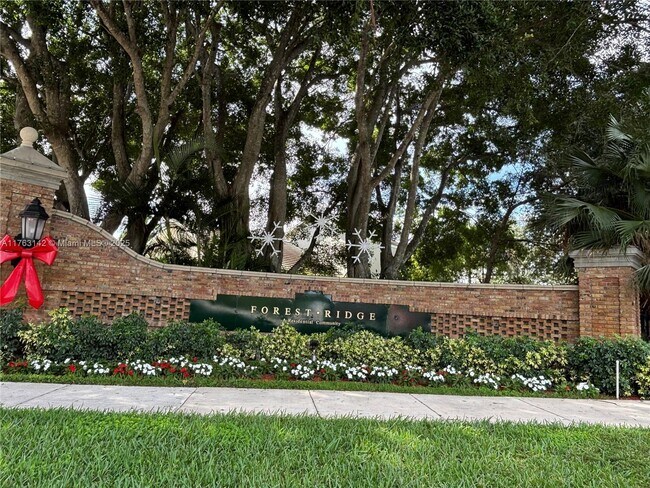 9366 Arborwood Cir in Davie, FL - Building Photo - Building Photo