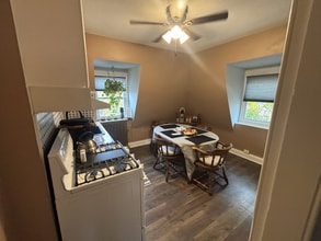 83 S Hamilton St in Poughkeepsie, NY - Foto de edificio - Building Photo