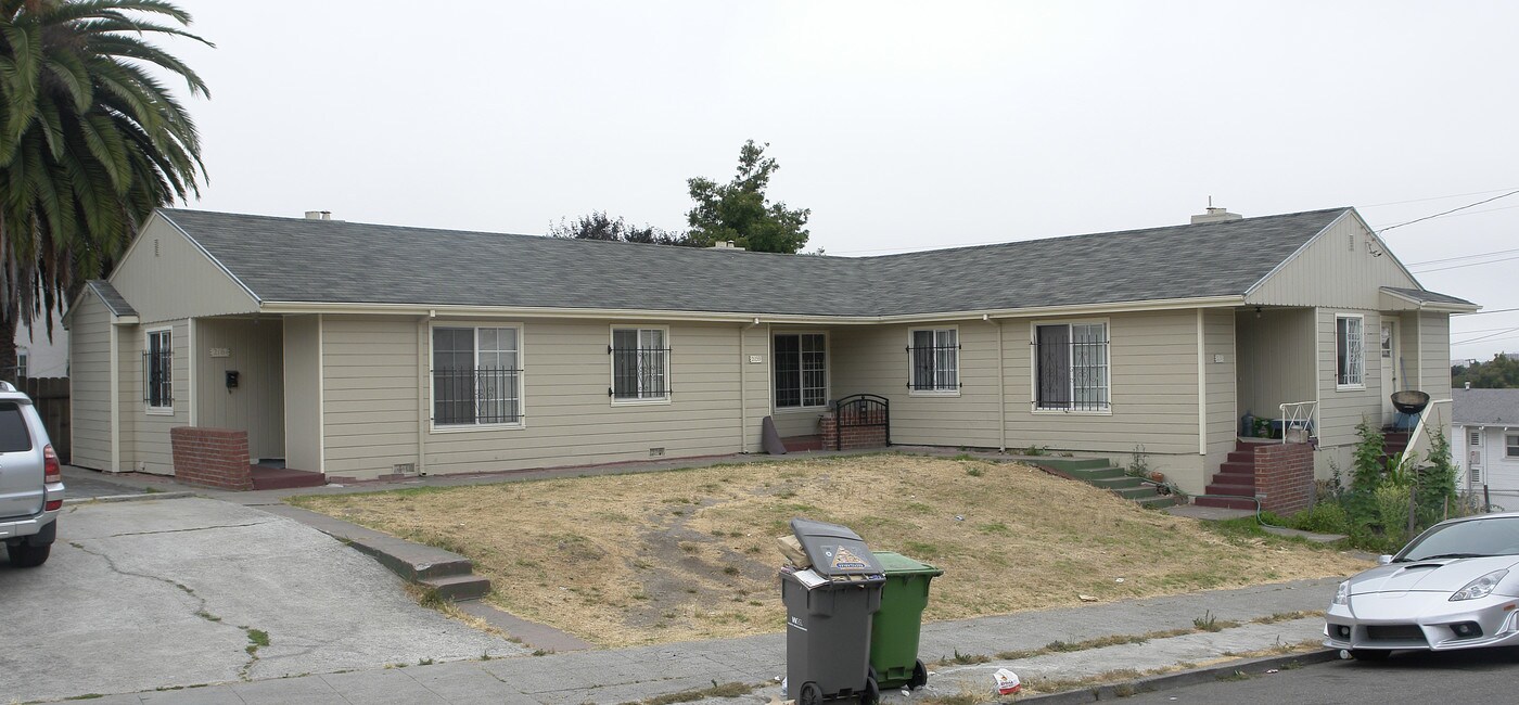 2157 E 27th St in Oakland, CA - Building Photo