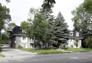 320 Guelph Ln in Burlington, ON - Building Photo - Building Photo