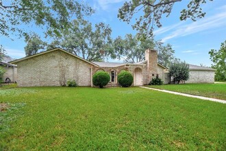 1511 Oak Stream Dr in Houston, TX - Building Photo - Building Photo