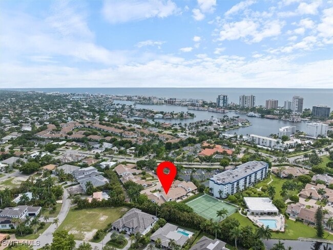 569 Park Shore Dr