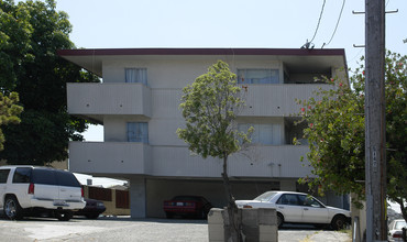 1846 10th Ave in Oakland, CA - Foto de edificio - Building Photo