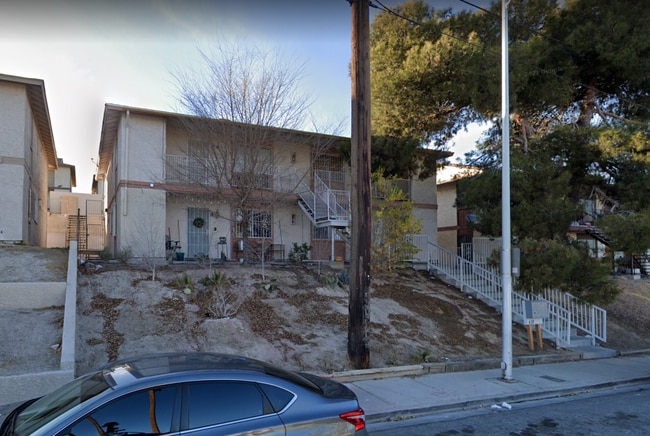 property at 437 N 14th St