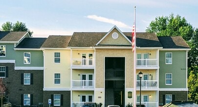 Creekside Crossing Apartments in Louisville, KY - Building Photo - Building Photo