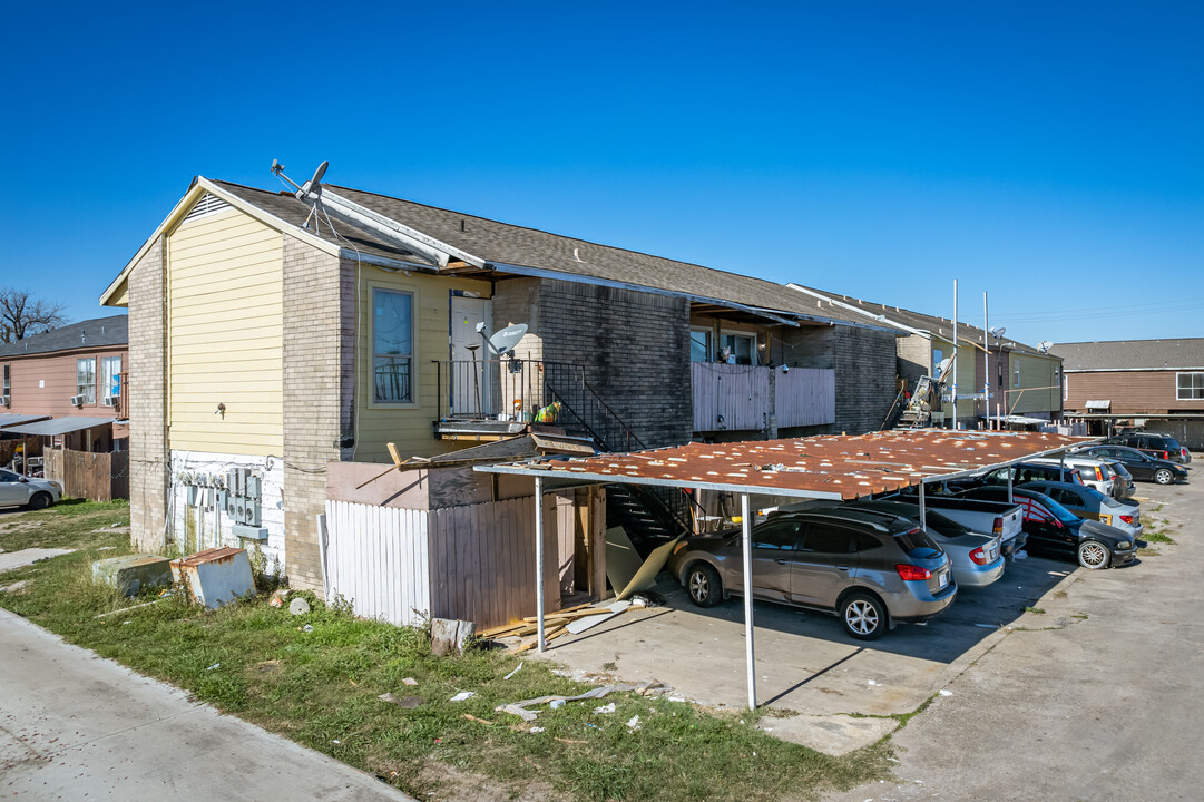 8807 Bissonnet St in Houston, TX - Foto de edificio