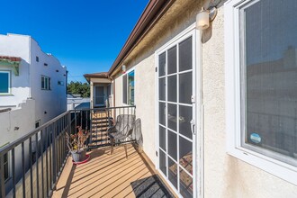 1931 S Crescent Ave in Los Angeles, CA - Building Photo - Building Photo