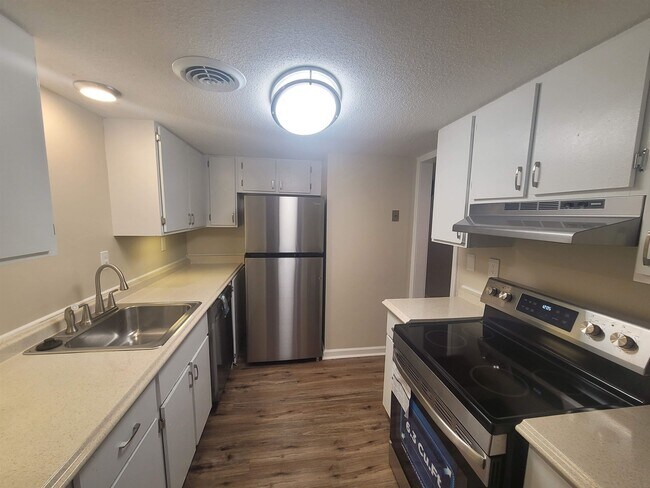 154 N Auburndale St in Memphis, TN - Building Photo - Building Photo