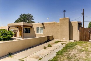 2808 Junta in Santa Fe, NM - Building Photo