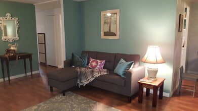 2226 Lougheed Hwy in Agassiz, BC - Building Photo - Building Photo