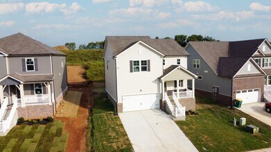 130 Millbrook Dr in Spring Hill, TN - Building Photo - Building Photo