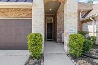 22023 Flashing Ridge in Spring, TX - Building Photo - Building Photo