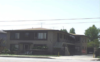 14218 Sherman Way in Van Nuys, CA - Building Photo - Building Photo