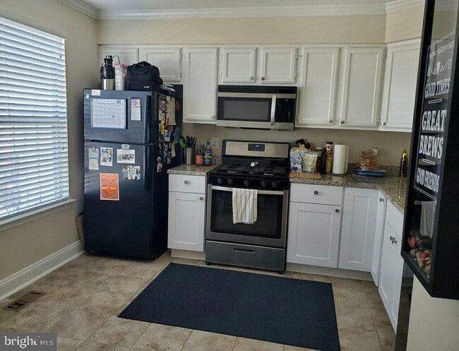 1959 Fort Monroe Ct in Dumfries, VA - Building Photo - Building Photo