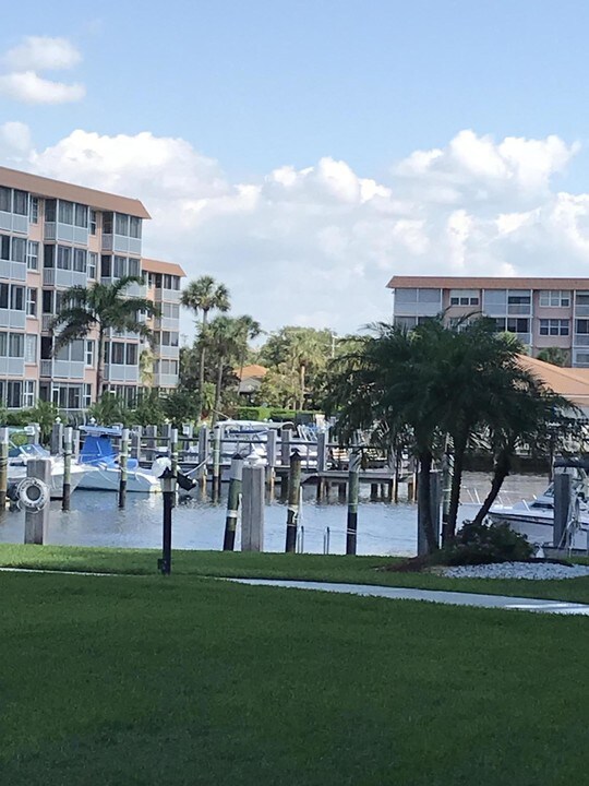 911 Gardenia Dr-Unit -148 in Delray Beach, FL - Foto de edificio